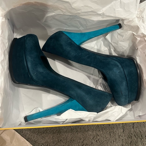 Fendi Women's Blue Suede Heels - Picture 4 of 5
